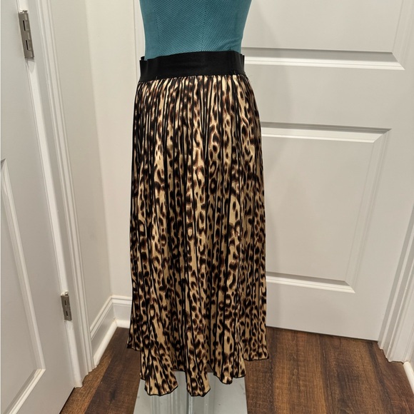 Leopard print midcalf skirt. - Picture 4 of 6